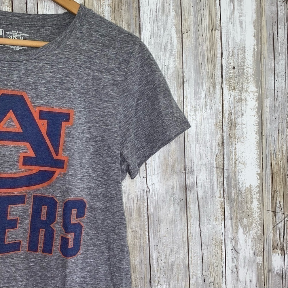 Auburn Tigers Gray Graphic Tee Women’s Medium College Football Game Day Shirt - Picture 3 of 4
